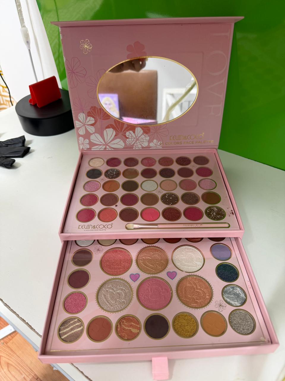 KEVIN & COCO 61 Colors Face Eyeshadow Palette